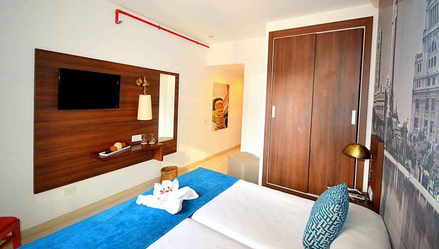 Adonis Plaza Hotel 3*