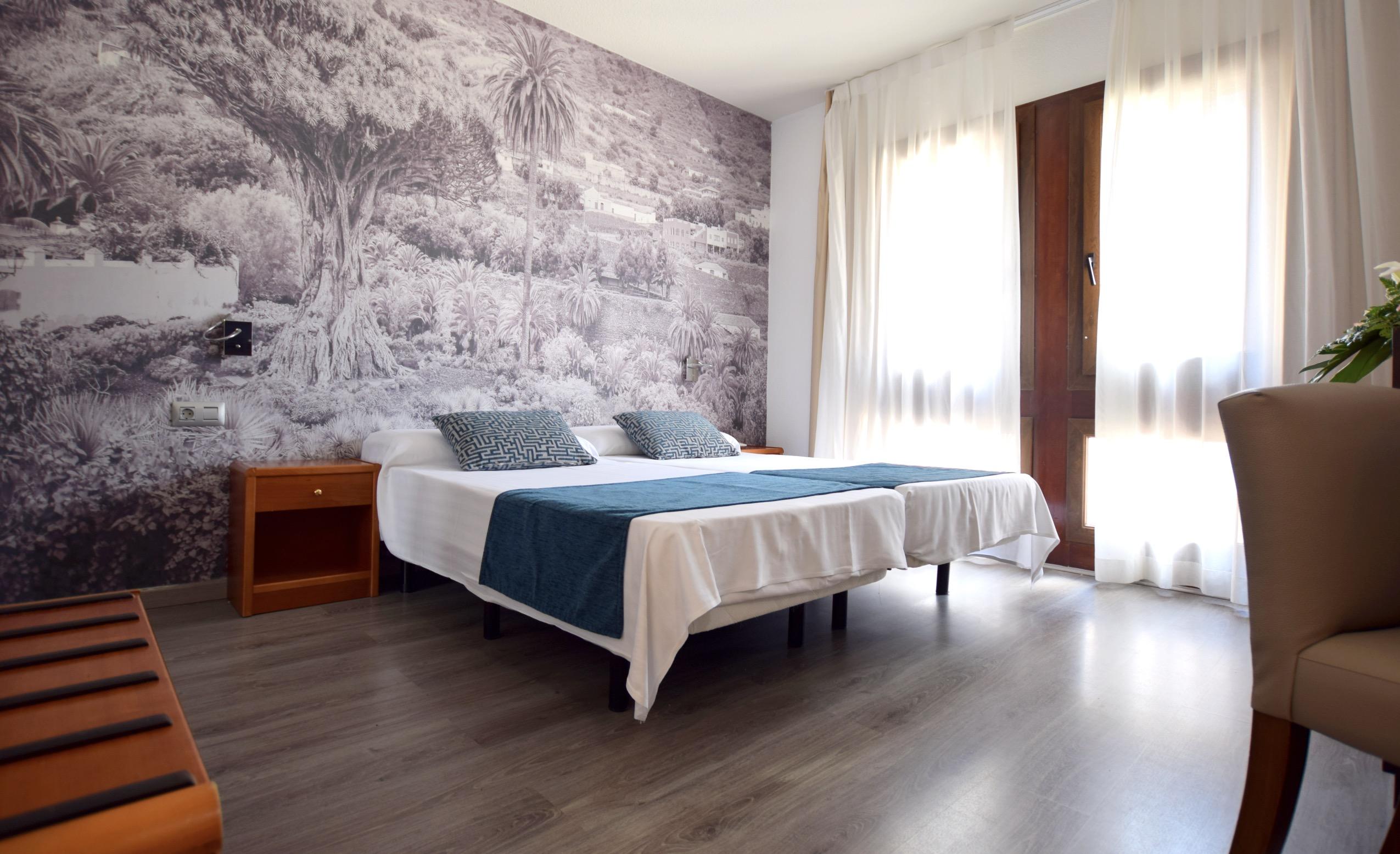 Adonis Plaza Hotel