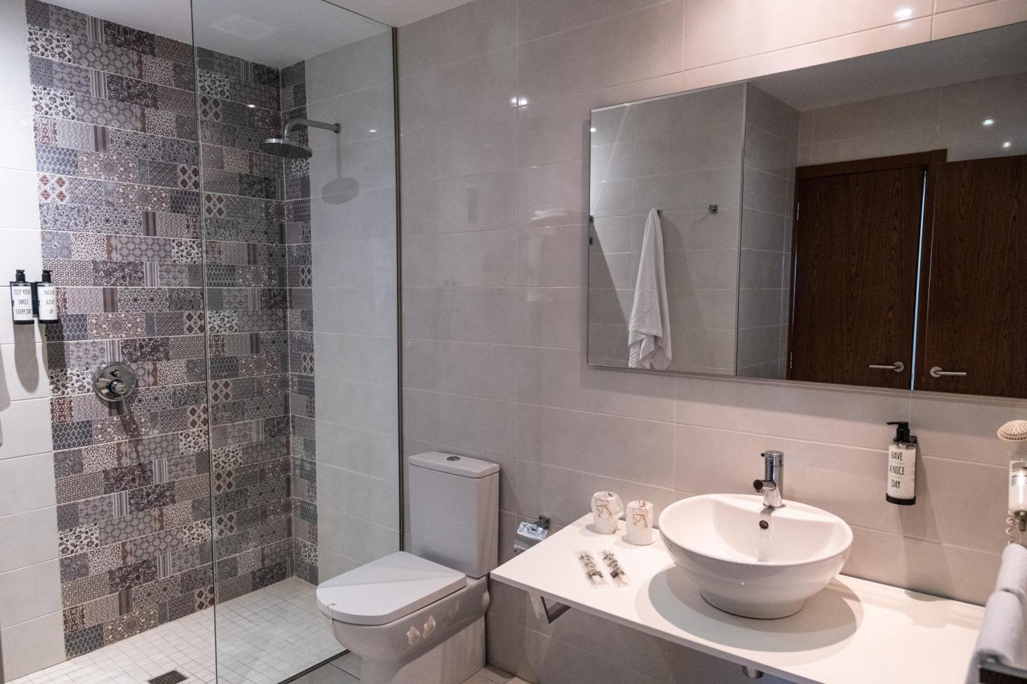 Hotel Adonis Plaza 3*