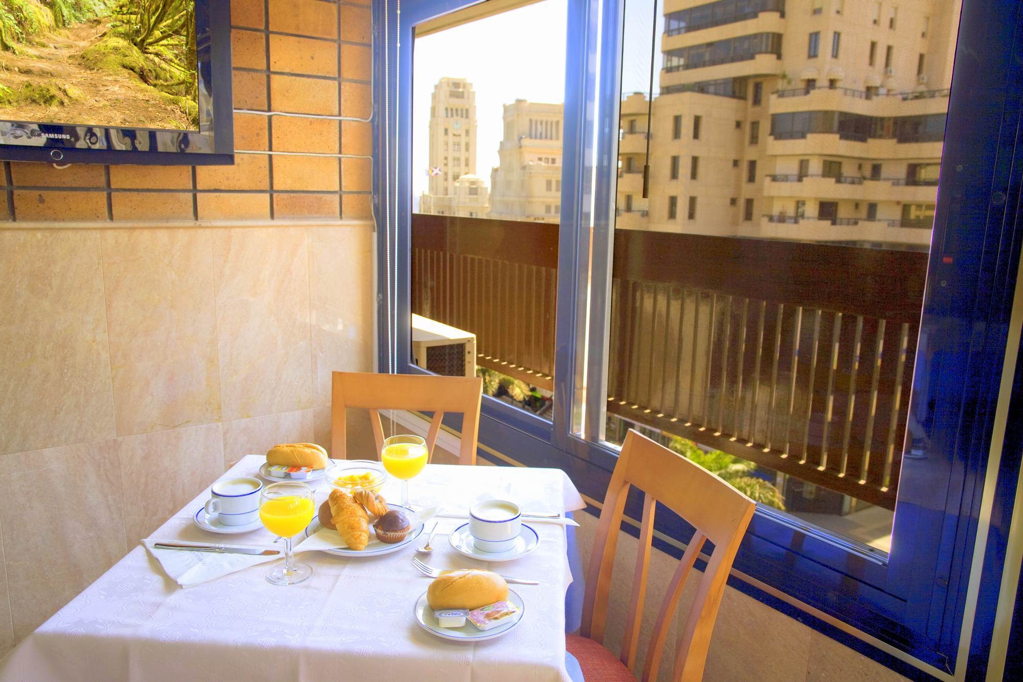 Hotel Adonis Plaza 3*